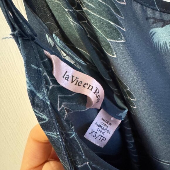 Satin Printed Jumpsuits and Kimono - Picture 5 of 6